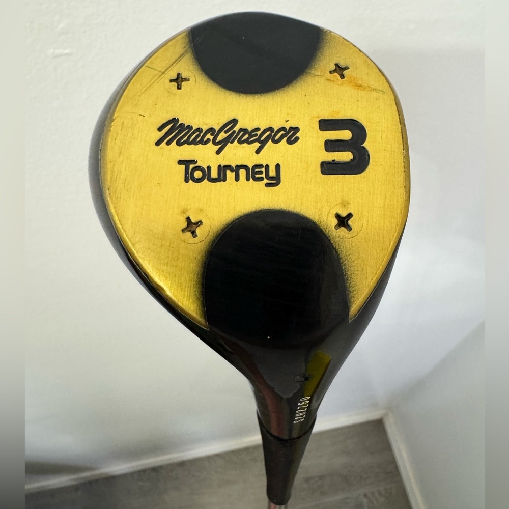 MacGregor Tourney Persimmon 3 Golf Club 43” Right Handed Medium 2 Stiffness